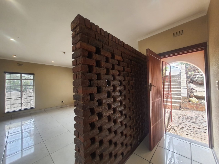 4 Bedroom Property for Sale in Discovery Gauteng