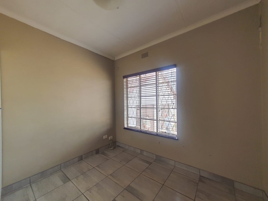 4 Bedroom Property for Sale in Discovery Gauteng