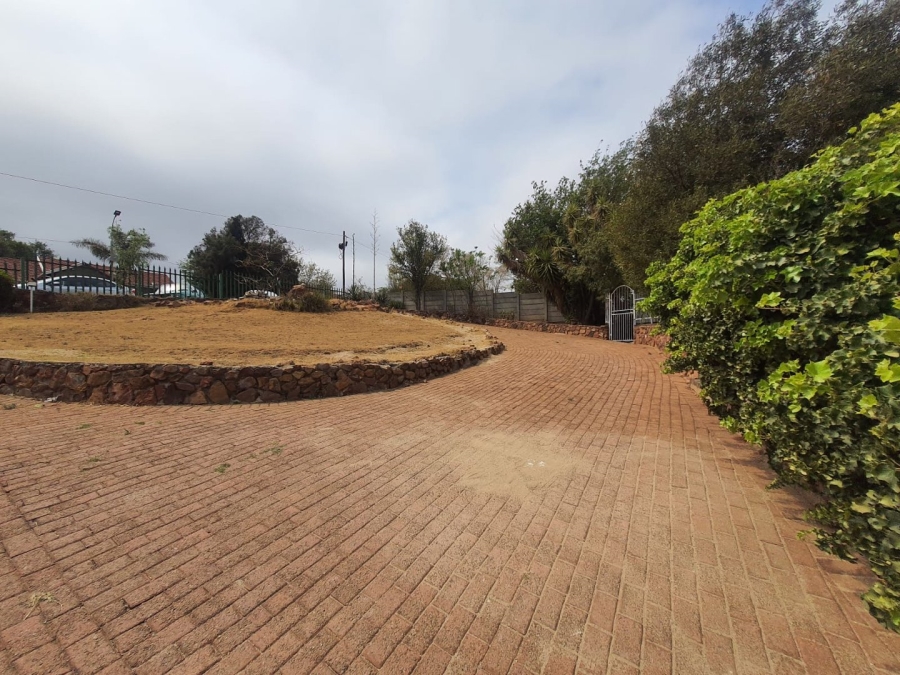 4 Bedroom Property for Sale in Discovery Gauteng