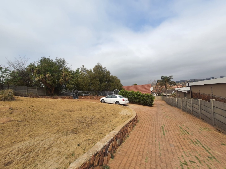 4 Bedroom Property for Sale in Discovery Gauteng