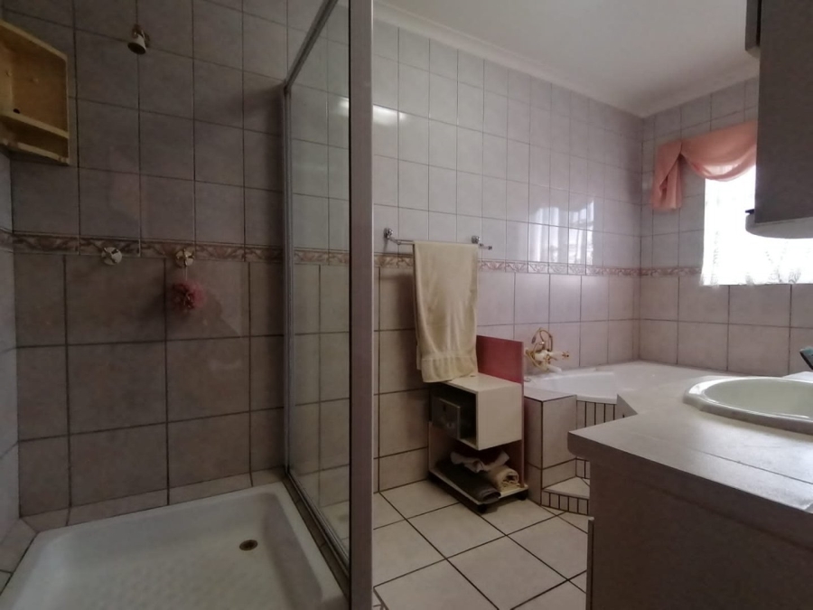 4 Bedroom Property for Sale in Geduld Ext 2 Gauteng