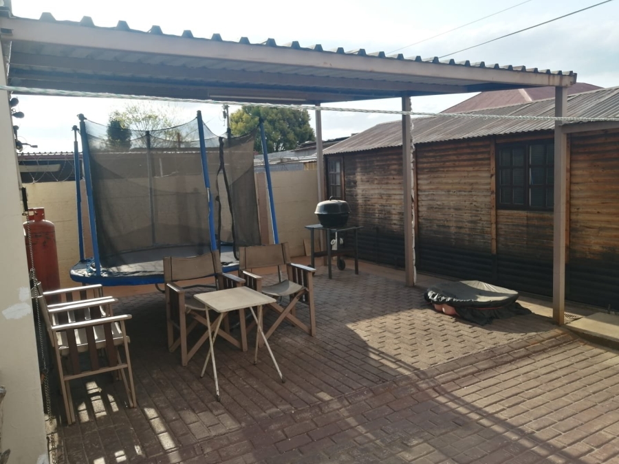 4 Bedroom Property for Sale in Geduld Ext 2 Gauteng