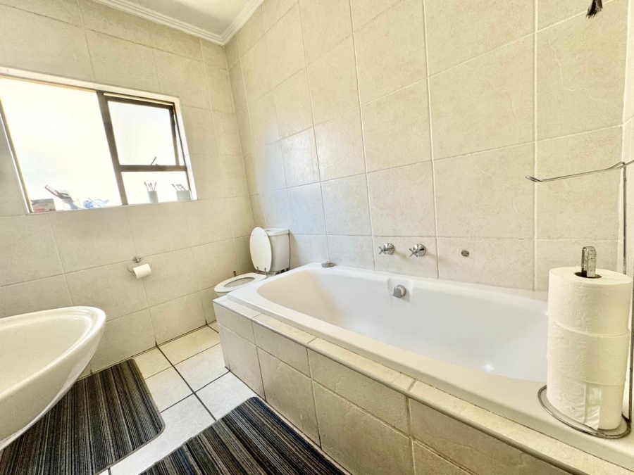 To Let 1 Bedroom Property for Rent in Sunninghill Gauteng