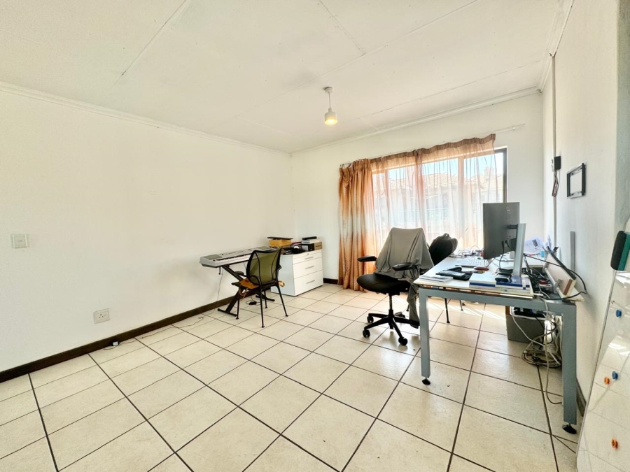 To Let 1 Bedroom Property for Rent in Sunninghill Gauteng