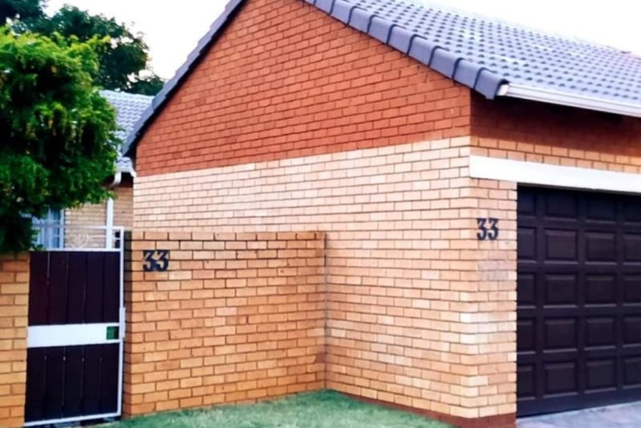 2 Bedroom Property for Sale in Equestria Gauteng