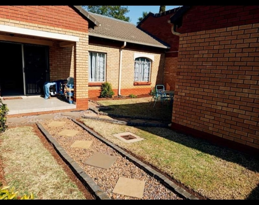 2 Bedroom Property for Sale in Equestria Gauteng