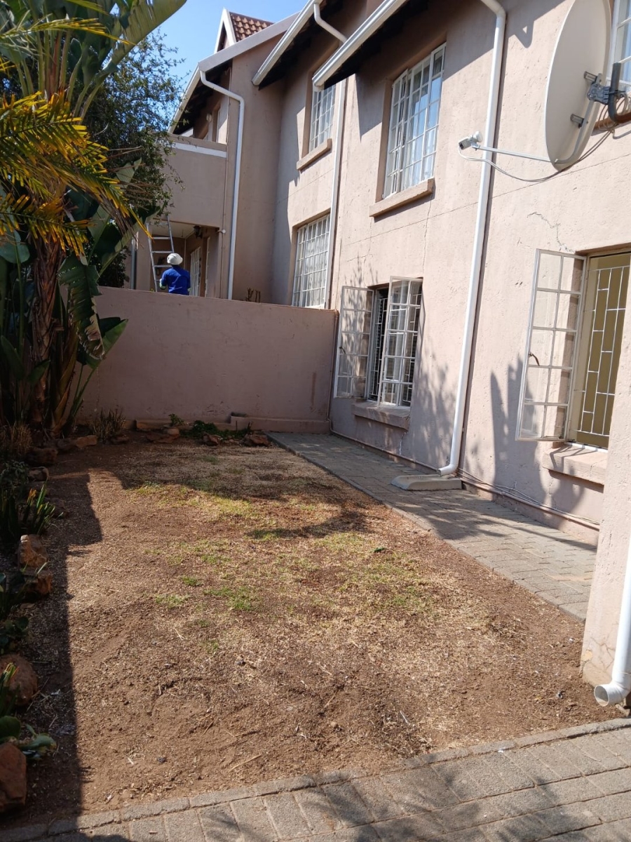 3 Bedroom Property for Sale in Radiokop Gauteng