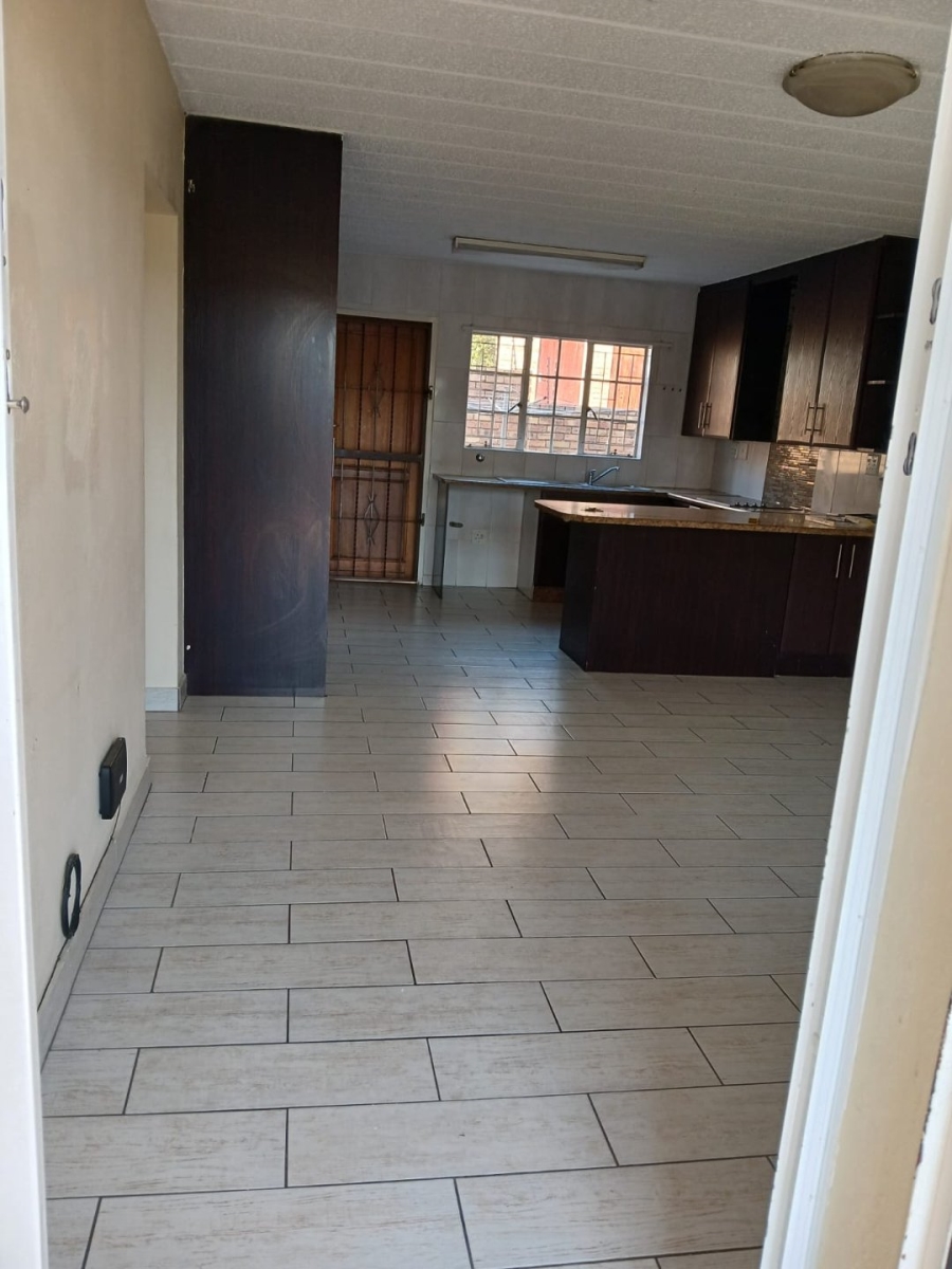 3 Bedroom Property for Sale in Radiokop Gauteng