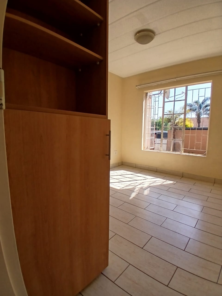 3 Bedroom Property for Sale in Radiokop Gauteng