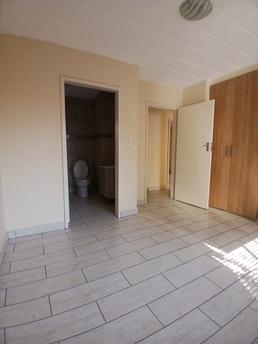 3 Bedroom Property for Sale in Radiokop Gauteng