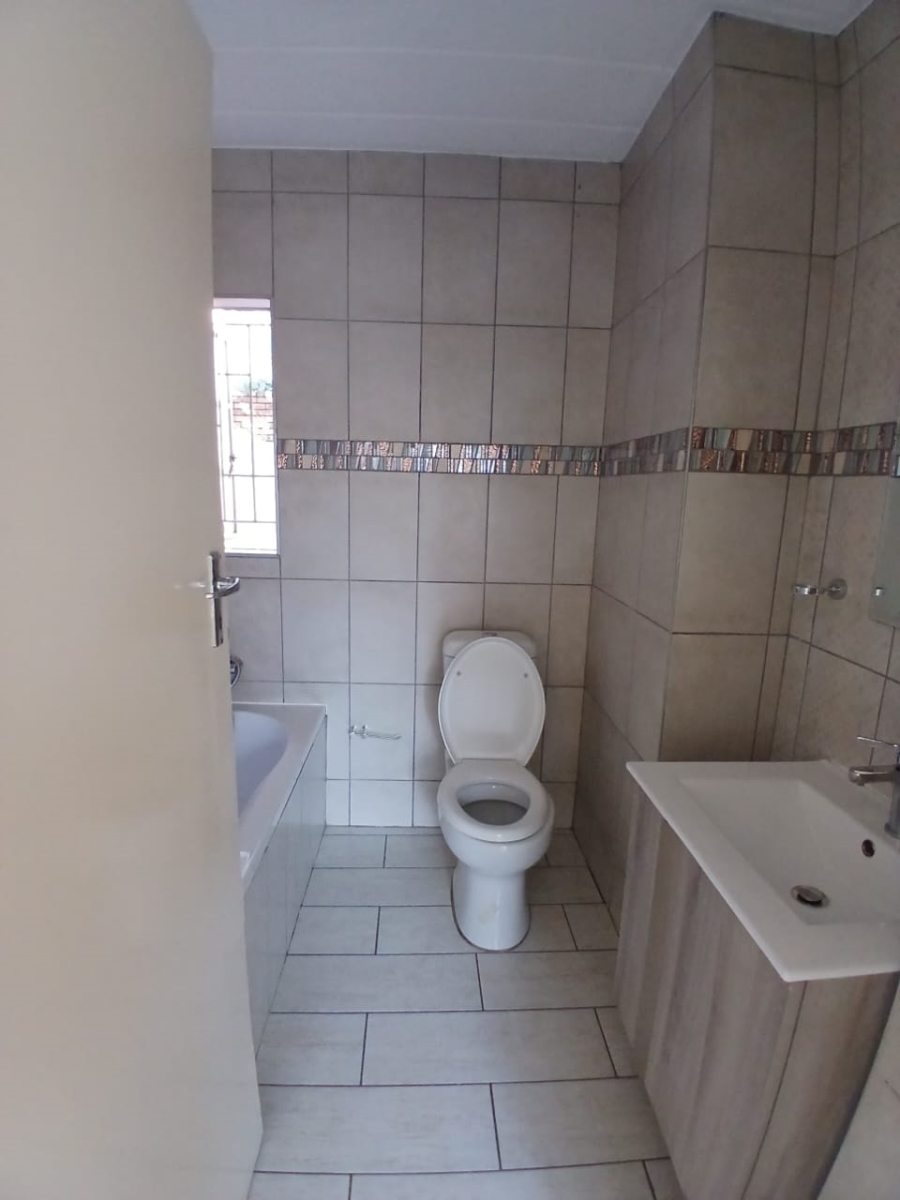 3 Bedroom Property for Sale in Radiokop Gauteng