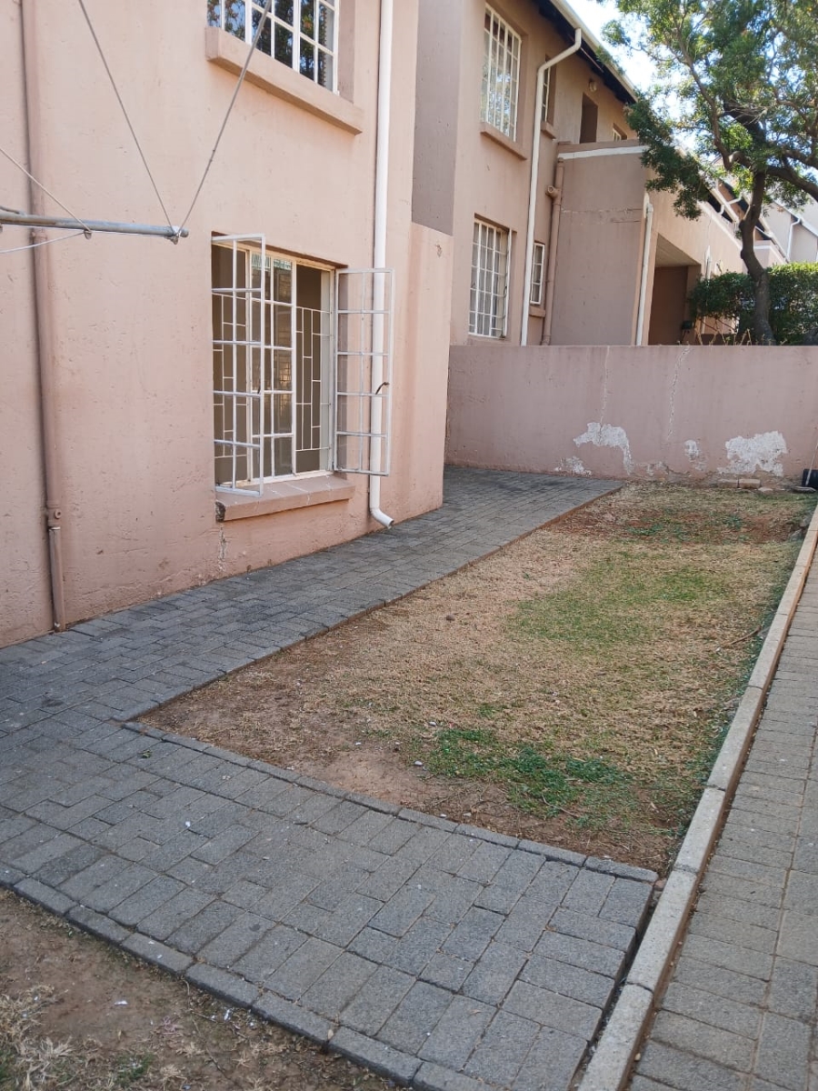 3 Bedroom Property for Sale in Radiokop Gauteng