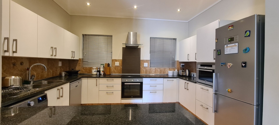 To Let 2 Bedroom Property for Rent in Morningside Gauteng