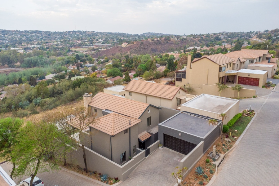 4 Bedroom Property for Sale in Roodekrans Gauteng