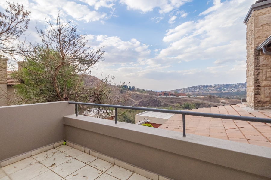 4 Bedroom Property for Sale in Roodekrans Gauteng