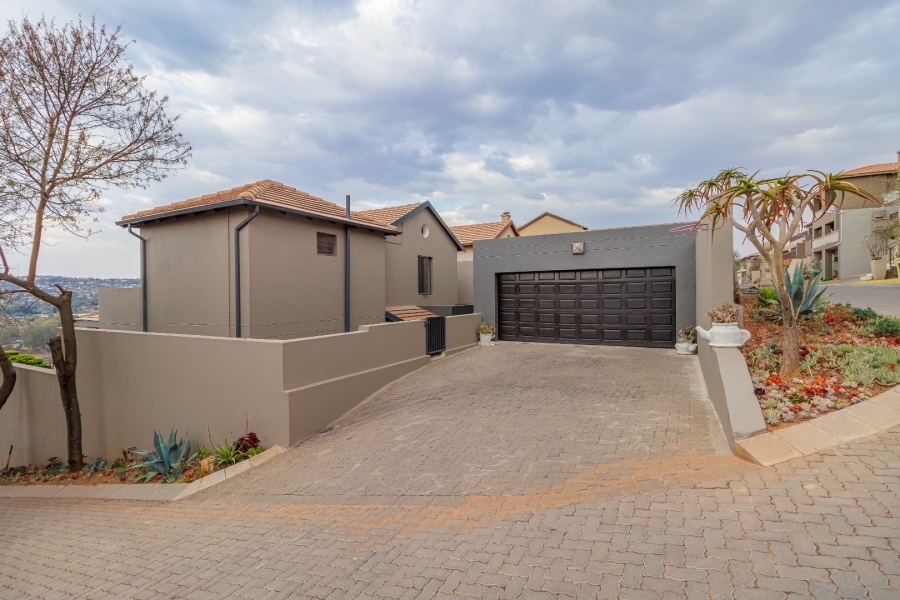 4 Bedroom Property for Sale in Roodekrans Gauteng