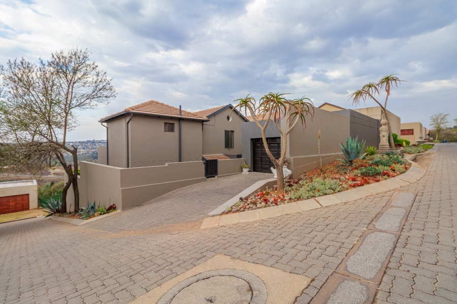 4 Bedroom Property for Sale in Roodekrans Gauteng