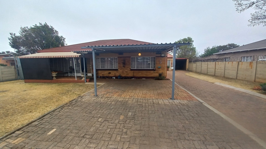 3 Bedroom Property for Sale in Witpoortjie Gauteng