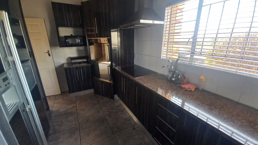 4 Bedroom Property for Sale in Witpoortjie Gauteng