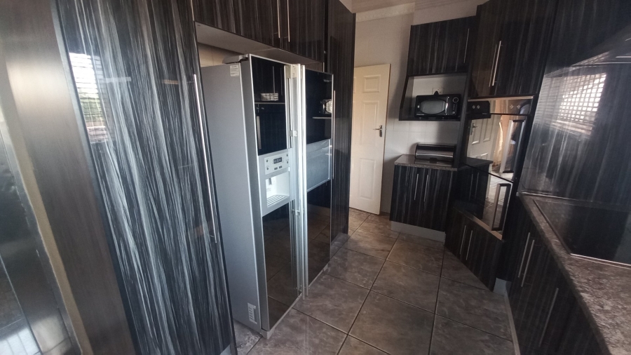 4 Bedroom Property for Sale in Witpoortjie Gauteng