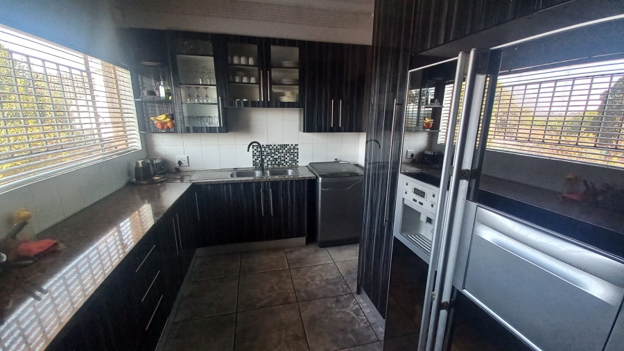 4 Bedroom Property for Sale in Witpoortjie Gauteng