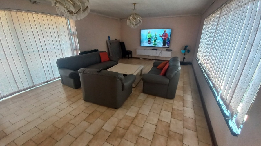 4 Bedroom Property for Sale in Witpoortjie Gauteng