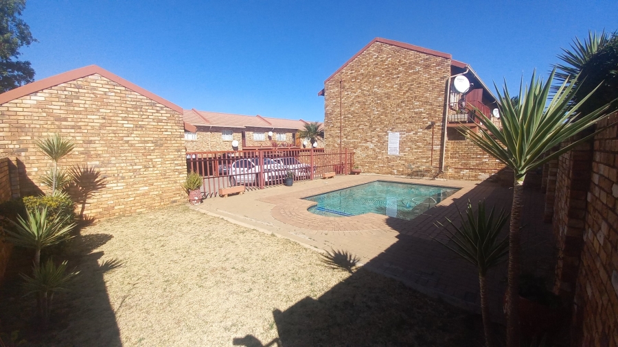 2 Bedroom Property for Sale in Mindalore Gauteng