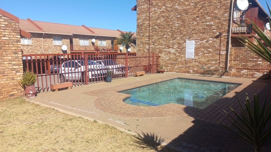 2 Bedroom Property for Sale in Mindalore Gauteng