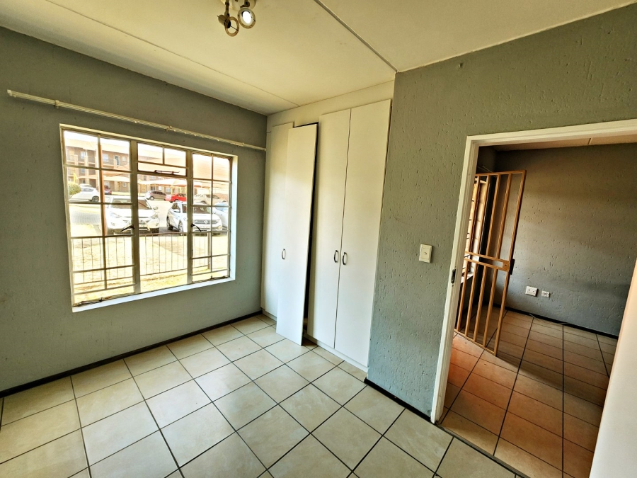 To Let 2 Bedroom Property for Rent in Comet Gauteng