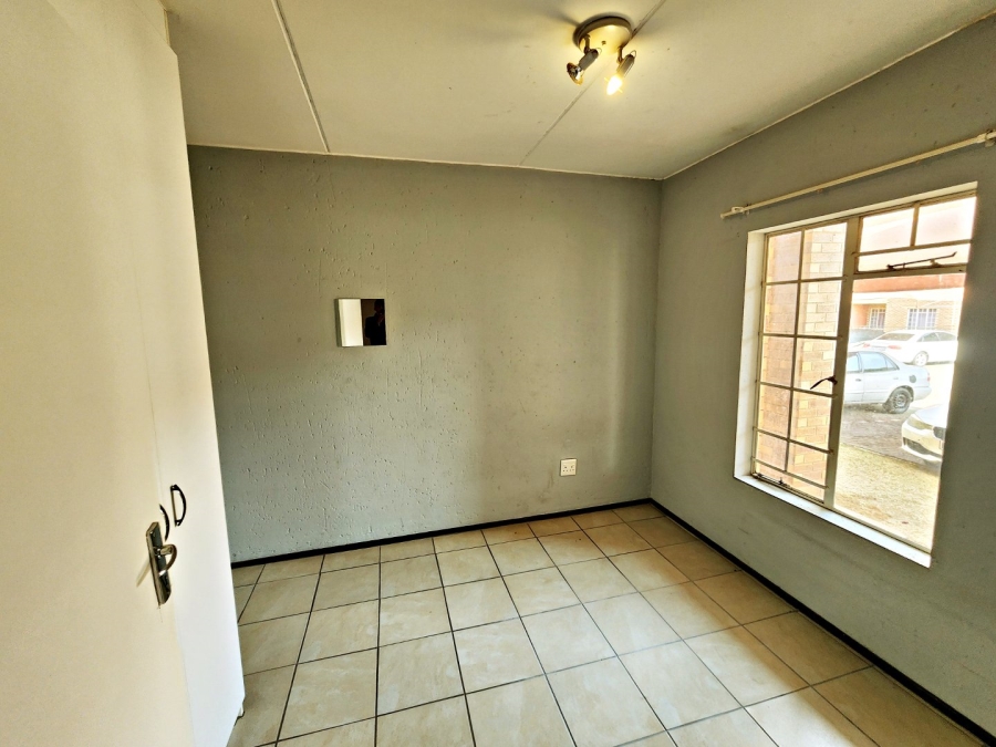 To Let 2 Bedroom Property for Rent in Comet Gauteng