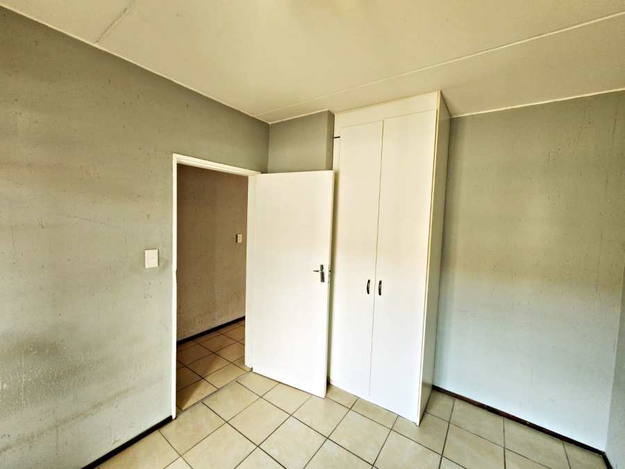 To Let 2 Bedroom Property for Rent in Comet Gauteng