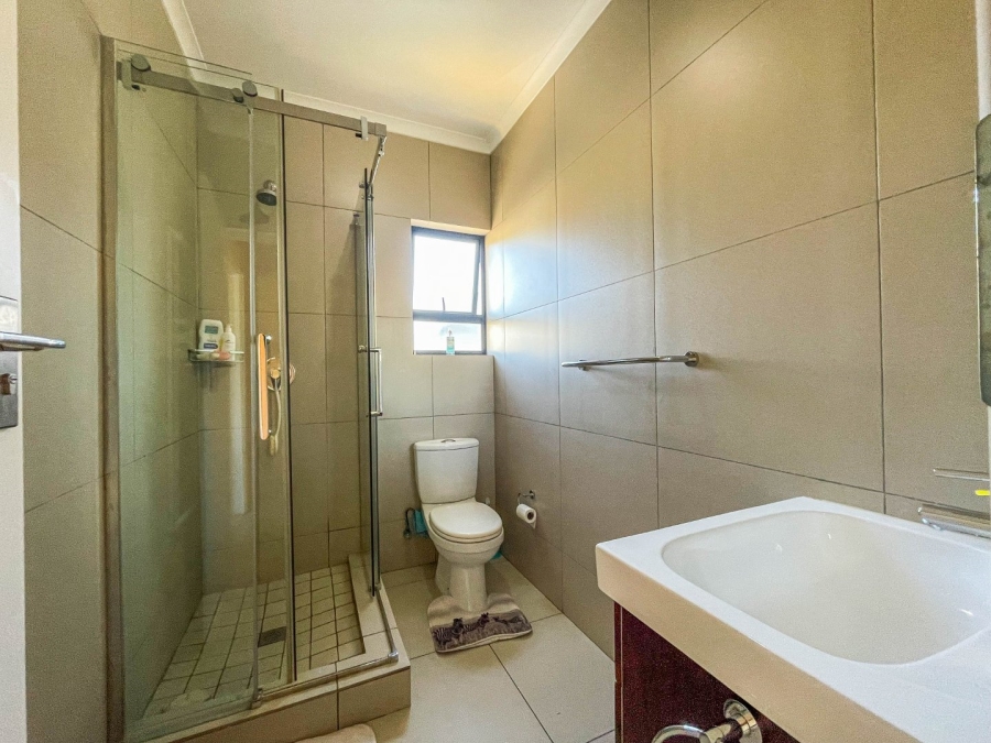 2 Bedroom Property for Sale in Erand Gardens Gauteng