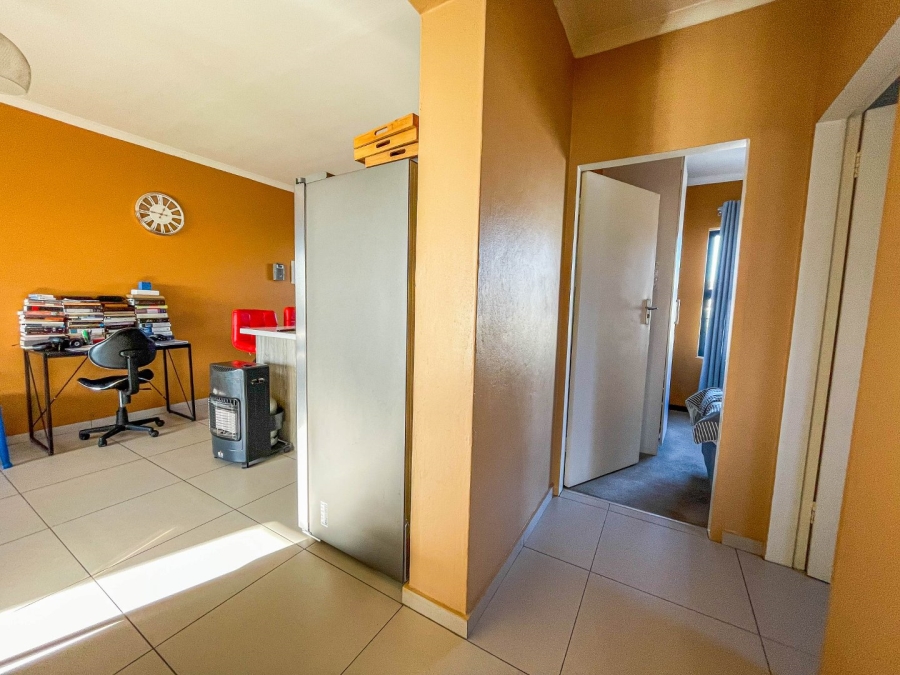 2 Bedroom Property for Sale in Erand Gardens Gauteng