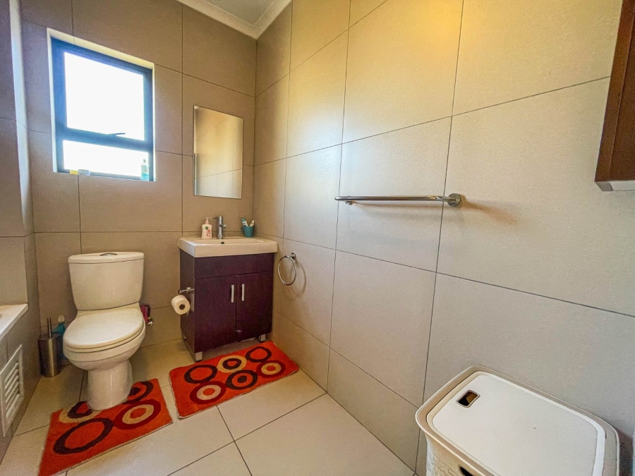 2 Bedroom Property for Sale in Erand Gardens Gauteng