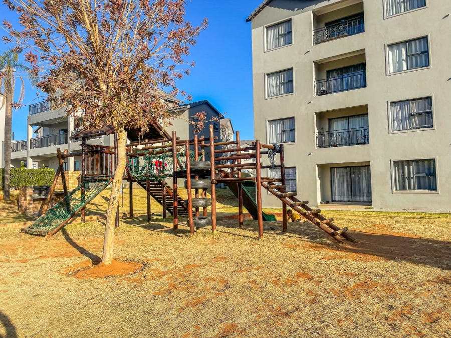 2 Bedroom Property for Sale in Erand Gardens Gauteng