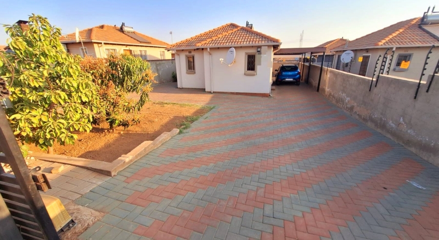 3 Bedroom Property for Sale in Glenway Estate Gauteng