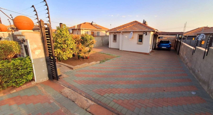 3 Bedroom Property for Sale in Glenway Estate Gauteng