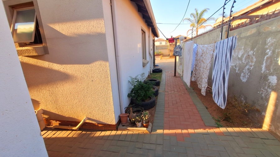 3 Bedroom Property for Sale in Glenway Estate Gauteng