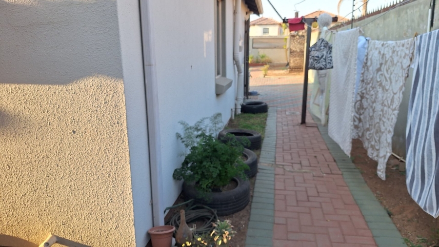 3 Bedroom Property for Sale in Glenway Estate Gauteng