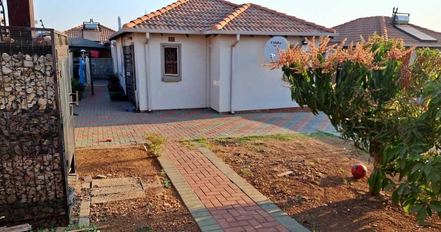 3 Bedroom Property for Sale in Glenway Estate Gauteng