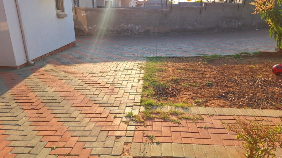 3 Bedroom Property for Sale in Glenway Estate Gauteng