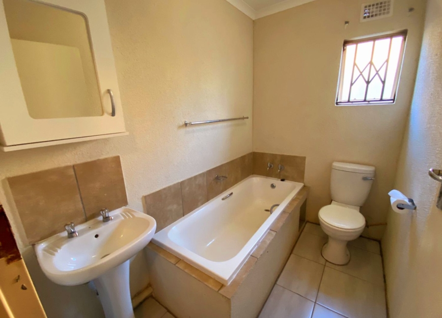 3 Bedroom Property for Sale in Glenway Estate Gauteng