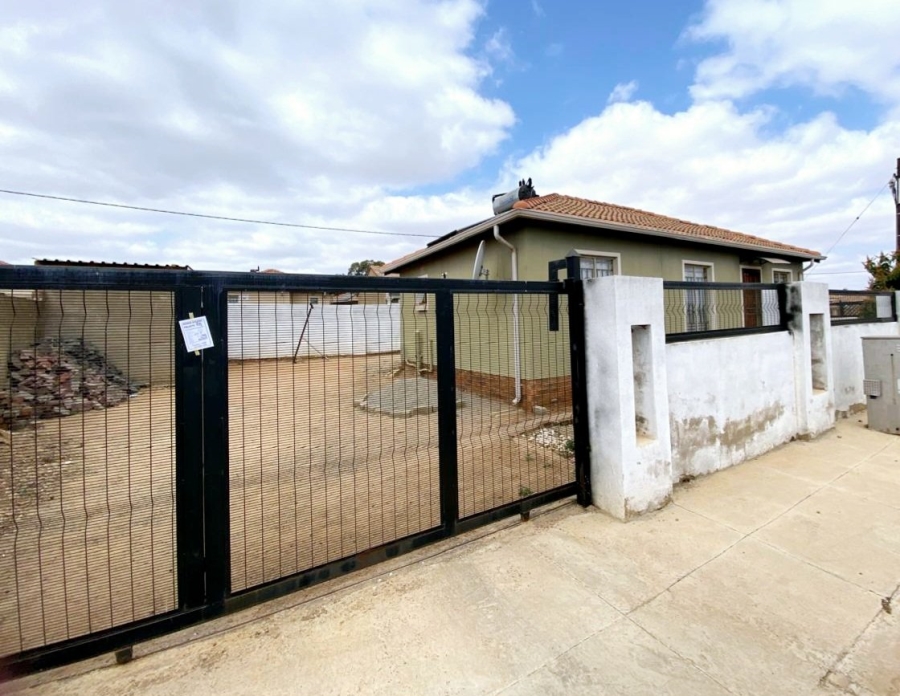 3 Bedroom Property for Sale in Glenway Estate Gauteng