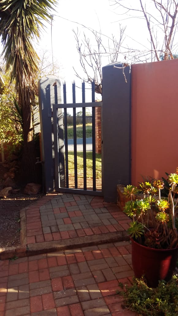 4 Bedroom Property for Sale in Sophiatown Gauteng