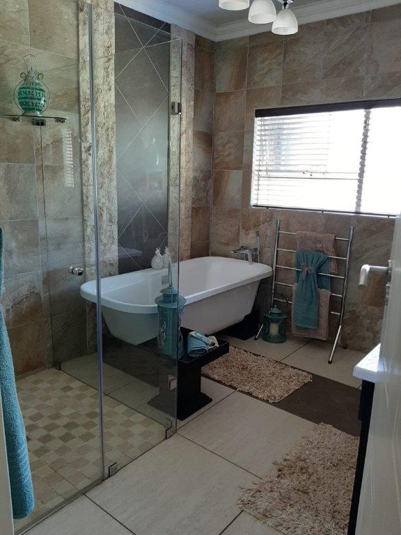 4 Bedroom Property for Sale in Randhart Gauteng