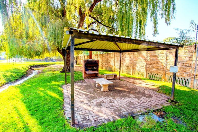 2 Bedroom Property for Sale in Meredale Gauteng