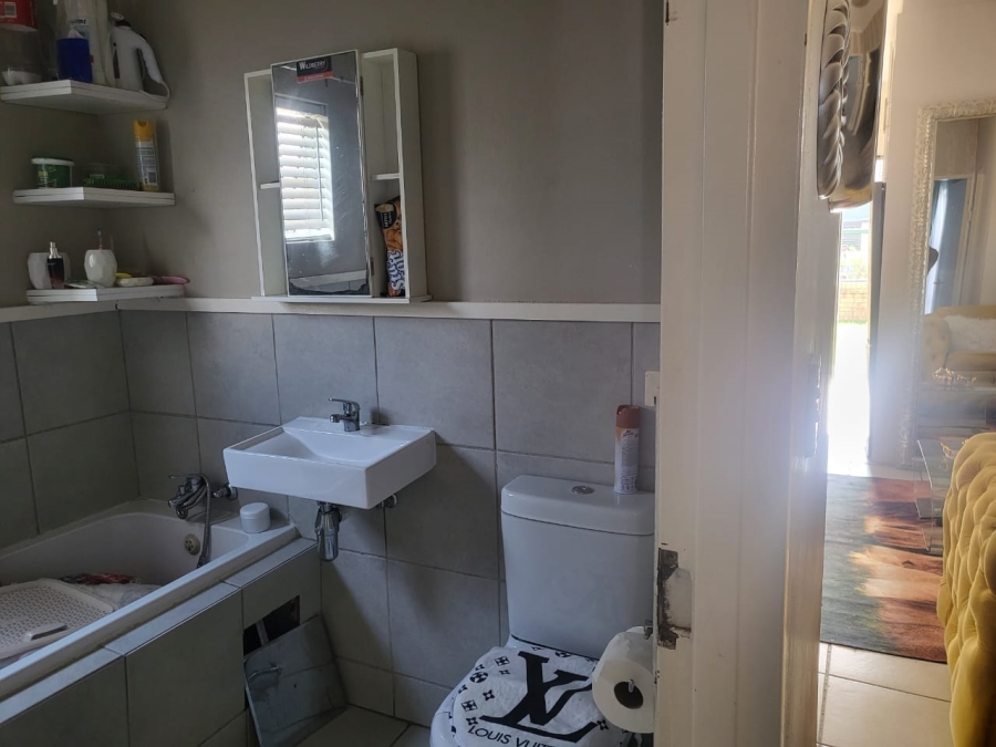 2 Bedroom Property for Sale in South Hills Gauteng