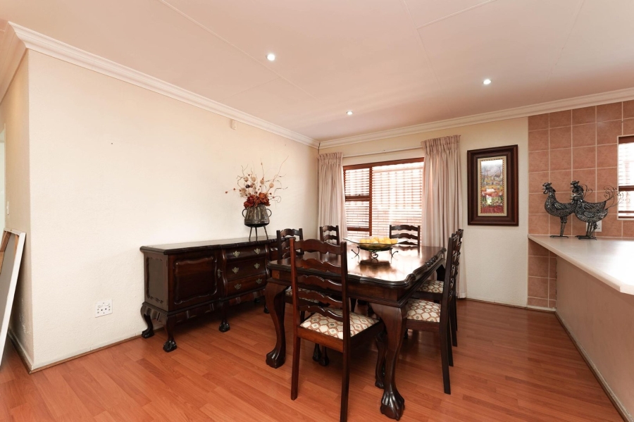 2 Bedroom Property for Sale in Helderkruin Gauteng