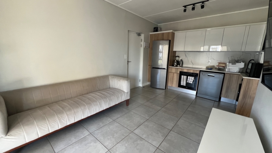 To Let 1 Bedroom Property for Rent in Waterfall Gauteng