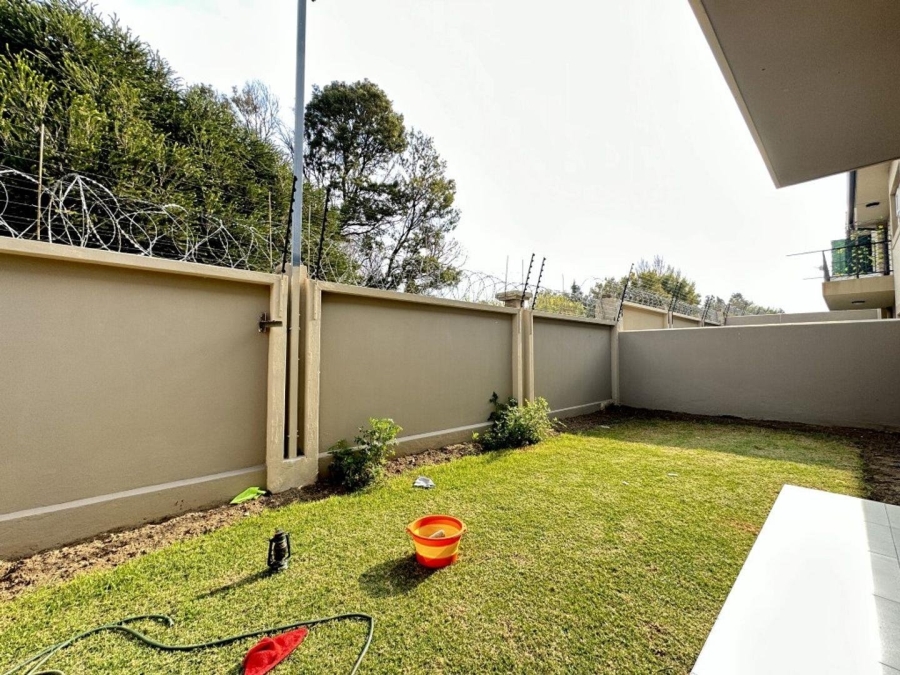 2 Bedroom Property for Sale in Blue Hills AH Gauteng